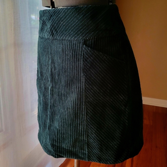 Anthropologie Dresses & Skirts - Emerald Corduroy Skirt by Mauve size 8